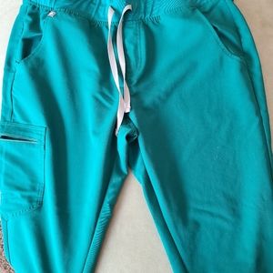 Figs Hunter Green LP Zamoras